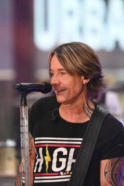 Keith Lionel Urban, Avustralyalı ve Amerikalı country şarkıcısı, söz yazarı ve gitarist. 30 Ekim 2024, Rockkefeller Center, New York, New York, ABD (Victor m matos / thenewws)