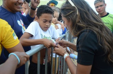 Natal (rn), Brezilya 10 / 31 / 2024 kaykaycı Rayssa Leal, onur sörfçüsü ve olimpiyat şampiyonu italo ferreira, bu Perşembe, 31 Ekim 2024 (jose aldenir / thews2)