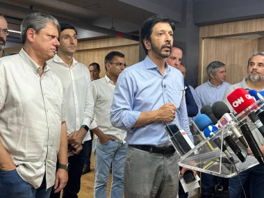 Sao Paulo (sp), Brezilya 11 / 01 / 2024 - 25 do bras alışveriş merkezini ziyaret ederken, vali tarcisio de freitas, belediye sekreteri Edson aparecido (oslaim brito / theenews2)