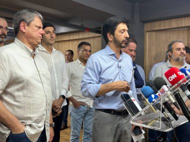 Sao Paulo (sp), Brezilya 11 / 01 / 2024 - 25 do bras alışveriş merkezini ziyaret ederken, vali tarcisio de freitas, belediye sekreteri Edson aparecido (oslaim brito / theenews2)
