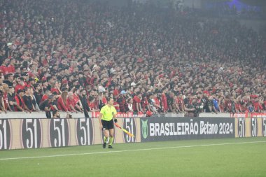 Curitiba (Pr), Brezilya 11 / 02 / 2024 taraftarları Cumartesi gecesi ligga arena 'da Brezilya serisinin 32. turu için geçerli olan atletizo ve vitoria arasında oynanan karşılaşmada (2). (Edson De Souza / Yeniler 2)