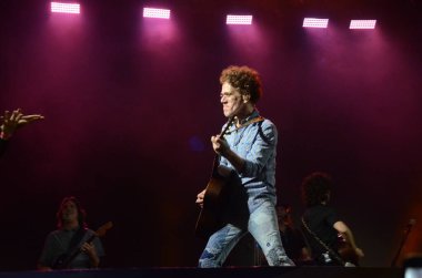 Natal, Brezilya 11 / 01 / 2024 - Nando Reis ve Vanessa da mata 'nın harika şovları Cuma gecesi (01), Tamo Junto bb in natal in Rio Grande do Norte' de Brezilyalı madalyalıların varlığıyla: isaquias queiroz kanoeist ve Rayssa Leal (jose aldenir / thenews2))