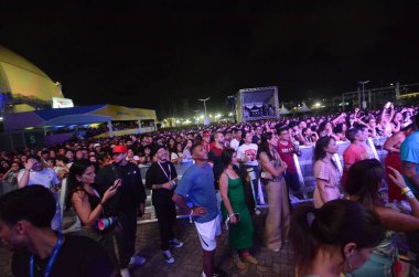 Natal, Brezilya 11 / 01 / 2024 - Nando Reis ve Vanessa da mata 'nın harika şovları Cuma gecesi (01), Tamo Junto bb in natal in Rio Grande do Norte' de Brezilyalı madalyalıların varlığıyla: isaquias queiroz kanoeist ve Rayssa Leal (jose aldenir / thenews2))