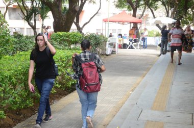 Natal (rn) 11 / 03 / 2024 - hareket / enem / test / rn - öğrencilerin Ufrn 'daki ilk hafta sonu hareketi. 3 ve 11 Kasım tarihlerinde yapılan test, yüksek öðrenime eriþimin ana biçimidir (jose aldenir / thews2)