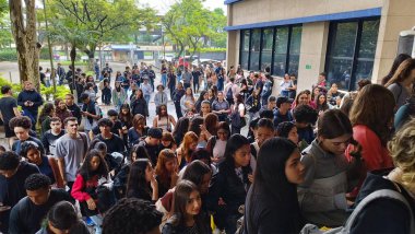 Sao Paulo (sp), 11 / 03 / 2024 - eğitim / enem / giriş / öğrenciler / sp - ulusal lise sınavının ilk sınavına girecek öğrenciler için kapılar açıldı - enem at the cruzeiro do sul University in santo amaro (Leandro Chemalle / thenews2)