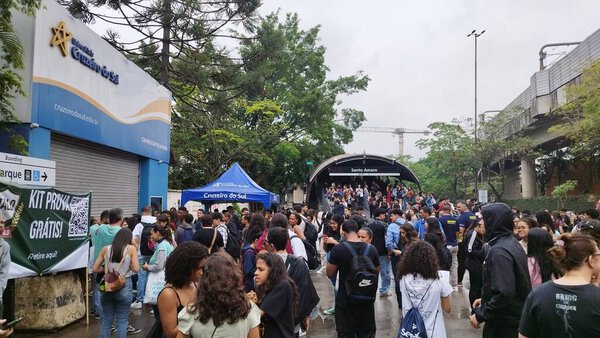 Sao Fello (sp), 11 / 03 / 2024 - education / enem / entry / students / sp - ворота открыты для поступления студентов, которые будут сдавать первый экзамен национальной средней школы - enem at the cruzero do sul university in santo amaro (Leandro Chembeld / thembelws2)