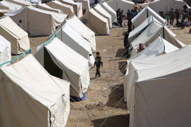 (int) Filistin uluslararası stadyumu yerlerinden edilen insanlar için sığınağa dönüştürüldü. 10 Kasım 2024, Gazze, Filistin: Gazze şehrinin merkezindeki Filistin uluslararası stadyumu bir sığınağa dönüşüyor (Hashem zimmo / thenews2)