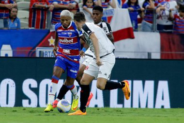 Fortaleza (ce), 10 / 26 / 2024 football / brezilya / fortaleza vs vasco da gama players marinho ve Lucas Piton, fortaleza ve Vasco da gama arasındaki maçta, Brezilya şampiyonluk serisinin 33. turu (lc moreira / thenews2)