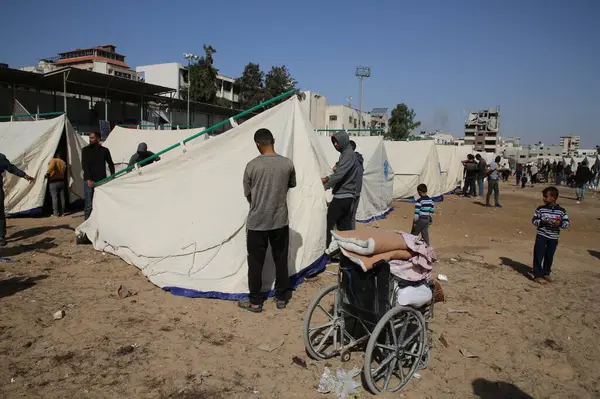 (int) Filistin uluslararası stadyumu yerlerinden edilen insanlar için sığınağa dönüştürüldü. 10 Kasım 2024, Gazze, Filistin: Gazze şehrinin merkezindeki Filistin uluslararası stadyumu bir sığınağa dönüşüyor (Hashem zimmo / thenews2)