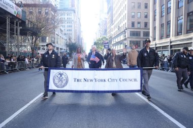 New York Şehri Gaziler Günü geçit töreni. 11 Kasım 2024, New York, ABD: New York Şehri Gaziler Günü 26. ve 5. caddelerin batısından 45. Cadde 'ye kadar New York Belediye Başkanı (Jose Francisco / the Newws2) 