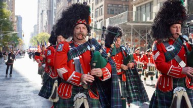 New York Şehri Gaziler Günü geçit töreni. 11 Kasım 2024, New York, ABD: New York Şehri Gaziler Günü 26. ve 5. caddelerin batısından 45. Cadde 'ye kadar New York Belediye Başkanı (Jose Francisco / the Newws2) 