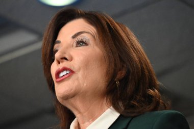 Manhattan, New York, ABD: 14 Kasım 2024: New York Valisi Kathy Hochul, New York 'ta bir basın toplantısında trafik sıkışıklığı fiyatlarının duraklamasının önünü açtı. (Kyle Mazza / Newws2)