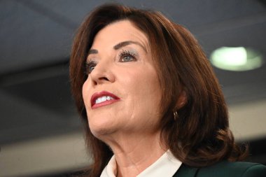Manhattan, New York, ABD: 14 Kasım 2024: New York Valisi Kathy Hochul, New York 'ta bir basın toplantısında trafik sıkışıklığı fiyatlarının duraklamasının önünü açtı. (Kyle Mazza / Newws2)
