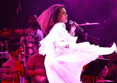 Rio de janeiro (rj), Brazil 15//11/2024 singer mariene de castro during a show at the global alliance festival against hunger and poverty celebrates brazilian music at g20, a festival with dozens of attractions (leco viana / thenews2) clipart