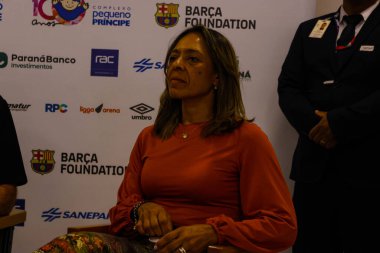 Curitiba (pr), Brezilya 11 / 15 / 2024 - flavia arantes do Nascimento, Pele 'nin kızı parana' nın başkentinde bulunan eski Barcelona oyuncuları (edson de souza / theenews2)