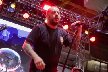 Sao paulo, (sp) - 11 / 17 / 2024 - dövmenin ilk gününde grup mato cpm22 'nin performansı (17) bu pazar Exo Center Norte' de (Fotoğraf: Fabricio Bomjardim / Thenews2 / Deposit Fotoğrafları) 