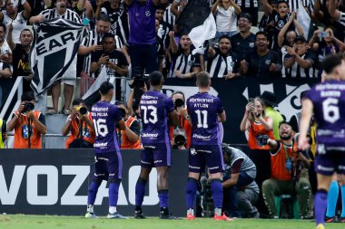Fortaleza (ce), Brazil 11 / 18 / 2024 player saulo mineiro, Céra ve Amerika arasındaki maçta Céra 'nın ilk golünü kutluyor ve bu durum 2024 Brezilya şampiyonluk serisi B (Ic moreira / theenews2)