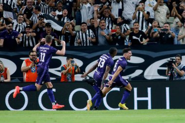Fortaleza (ce), Brazil 11 / 18 / 2024 player saulo mineiro, Céra ve Amerika arasındaki maçta Céra 'nın ilk golünü kutluyor ve bu durum 2024 Brezilya şampiyonluk serisi B (Ic moreira / theenews2)