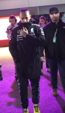 Las Vegas, Nevada, ABD: 20 Kasım 2024 - Mercedes 'li Lewis Hamilton 21-23 Kasım 2024 tarihleri arasında Las Vegas Strip Circuit' te gerçekleştirilen Formula 1 Las Vegas Grand Prix 'ine ulaştı. (Niyi Fote/Thenews2)