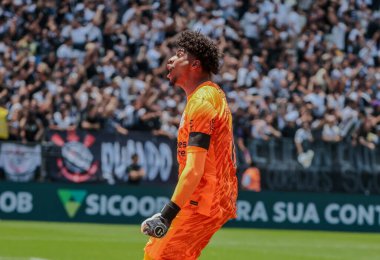 Sao paulo (sp), 11/20/2024 - hugo souza of corinthians in the match between corinthians and cruzeiro for the 34th round of the 2024 brazilian championship of series a, at neo Quimica Arena. (tomze fonseca\thenews2) clipart