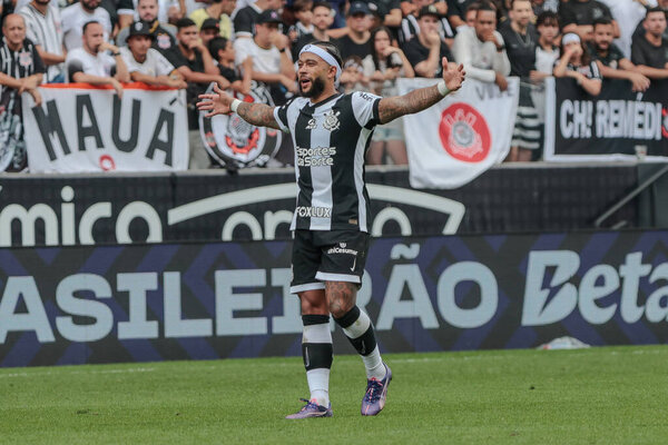 Сао Фалло (sp), 20 / 11 / 2024 football / brazilian / corinthians / cruzero / sp - depay of corinthians празднует свой гол в матче между corinthians и cruzero в рамках 34-го тура чемпионата Бразилии 2024 года. (tomze fonseca presidentthenews2)