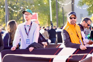 21 Kasım 2024, Las Vegas, Nevada, ABD: 21-23 Kasım 2024 tarihleri arasında Las Vegas Grand Prix 'nin ilk antrenmanı için arabalarını hazırlayan yarış ekipleri. (niyi fote / the new ws2)    