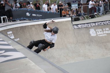 Sao paulo, (sp) - 11/23/2024 - stu/esporte/sp - semi-final of the women's skate park of stu in sao paulo on the morning of this saturday (23) at stu skatepark, inside the villa lobos park. (Fabricio Bomjardim/Thenews2) clipart