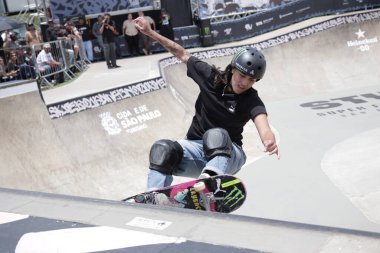 Sao Paulo, (sp) - 11 / 23 / 2024 - stu / esporte / sp - isadora pacheco Bu cumartesi sabahı Stu, Paulo 'daki kadınlar kaykay parkının yarı finalinde (23), Villa Lobos parkında. (Fabricio Bomjardim / The Newws2)