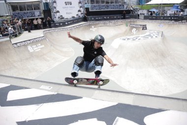 Sao Paulo, (sp) - 11 / 23 / 2024 - stu / esporte / sp - isadora pacheco Bu cumartesi sabahı Stu, Paulo 'daki kadınlar kaykay parkının yarı finalinde (23), Villa Lobos parkında. (Fabricio Bomjardim / The Newws2)