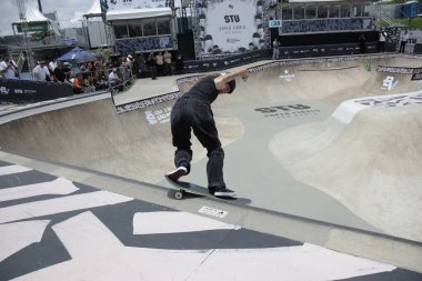 Sao Paulo, (sp) - 11 / 23 / 2024 - stu / esporte / sp - bu cumartesi sabahı Stu Lobos parkındaki Stu Paulo Kadın Kaykay Parkı 'nda yarı finale çıktı. (Fabricio Bomjardim / The Newws2)