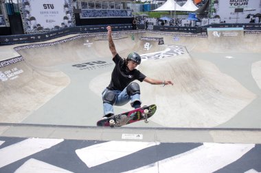 Sao Paulo, (sp) - 11 / 23 / 2024 - stu / esporte / sp - isadora pacheco Bu cumartesi sabahı Stu, Paulo 'daki kadınlar kaykay parkının yarı finalinde (23), Villa Lobos parkında. (Fabricio Bomjardim / The Newws2)