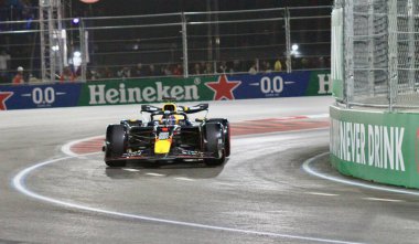 November 22, 2024, Las Vegas, Nevada, USA: Drivers are seen racing during the P3 of Formula 1 Las Vegas Grand Prix at the Las Vegas Strip Circuit. (niyi fote / thenews) clipart