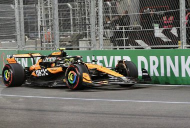 22 Kasım 2024, Las Vegas, Nevada, ABD: Las Vegas Strip pistinde Formula 1 Grand Prix 'inde yarışan sürücüler görülüyor. (niyi fote / theenews)