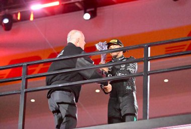 23 Kasım 2024, Las Vegas, Nevada, ABD: Mercedes 'li George Russell Las Vegas Strip Circuit' te düzenlenen Formula 1 Las Vegas Grand Prix 'sini kazandı. (niyi fote / theenews)