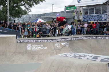 Sao paulo, Brazil: 11.24.2024 - super final of the stu circuit in the men's skate park category in sao paulo on the morning of this sunday (24) at the stu skatepark, inside the villa lobos park. (Fabricio Bomjardim/Thenews2) clipart