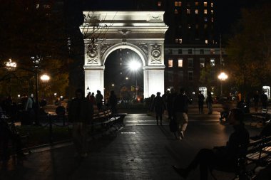 39-year-old man slashed to the back and head at washington square park in the greenwich village section of manhattan, new york. November 26, 2024, manhattan, new york, usa (kyle mazza / thenews2) clipart