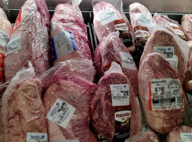 Goiania (go), Brezilya 11 / 26 / 2024 - Carrefour, atacadao ve Sam 'in Goiania' daki kulüp depolarının ön cephesi. 