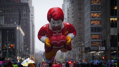 98. Geleneksel Macy 'nin Şükran Günü Geçidi. 28 Kasım 2024, New York, ABD: Bu sabah, New York şehri 2024 Macy 'nin Şükran Günü geçit töreniyle canlanıyor.)