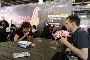 Goiania (go), Brazil 11 / 28 / 2024 - Goiania 'daki Passeio das Aguas alışveriş merkezinde gerçekleşen kampüs parti goias etkinliği (go) öğrencileri, yazılım geliştiricileri, nüfuzlu kişiler (leandro chemalle / theenews2)