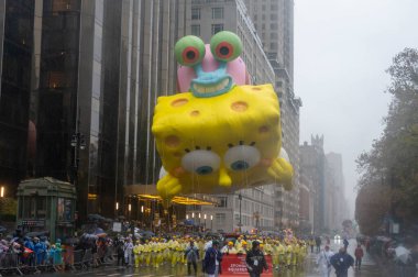 28 Kasım 2024, New York, New York, ABD: nickelodeon 'un spongebob squarepants' ı Gary Balon, Macy 'nin geleneksel şükran günü geçit töreninden (m10' lar / thews2)
