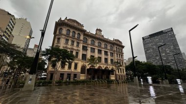 Sao Paulo (sp), Brezilya 11 / 28 / 2024 sağanak yağış Sao Paulo şehrine yağdı, 28 Kasım 2024, Perşembe öğleden sonra şehrin merkezi bölgesinin görüntüleri. (Oslaim Brito / Tenews2) 