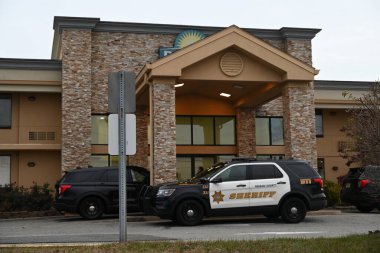 Polis, olay yerinde 50 yaşındaki Brian Thompson 'ın CEO' sunun sabah 6: 45 'ten sonra New York Hilton' a girerken vurularak öldürüldüğünü gösteren kanıtlar buldu. 4 Aralık 2024, Manhattan şehir merkezi, New York, ABD (Kyle Mazza thews2)