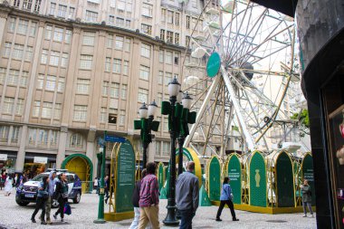 Curitiba - pr, 12/04/2024 - one of curitiba's christmas attractions has been in operation since 11/25/2024 and will run until 12/22/2024, it is the 20-meter ferris wheel installed in the center of the capital of paran (Edson De Souza / Thenews2) clipart