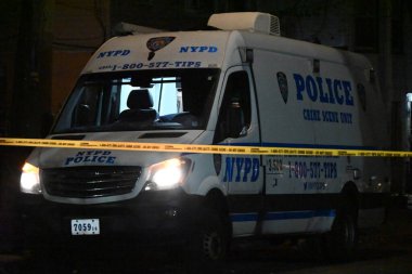 Doğu 223. Cadde 'de Bronx' ta 36 yaşında bir adam öldürüldü. 5 Aralık 2024, Bronx, New York, ABD: Perşembe, 5 Aralık 2024, saat 15.34 sularında, NYPD polisi 688 Doğu 223. Cadde 'de bir saldırı ihbarı almış. (Kyle Mazza / the Newws2)