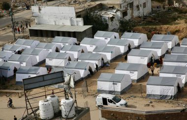 8 Aralık 2024, Gazze, Filistin. Bunlar Jabalia ve Kuzey Gazze Şeridi 'ndeki Beit Lahia' dan merkezi Gazze 'ye, Abu Khadra hükümet bölgesi, yarmuk' a kadar olan sürgün kampları. (hashem zimmo / the newws2)