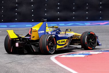 Sao paulo (sp), Brazil 12/07/2024  cars on the track during qualifying practice for the sao paulo e-prix, at the opening of the 11th season of the abb fia formula e world championship, in the anhembi district (leco viana / thenews2) clipart