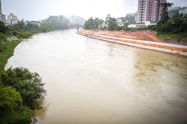 Blumenau (sc), Brezilya 12 / 07 / 2024 - şiddetli yağmurlar Blumenau bölgesini vurdu, tüm Santa Catarina eyaleti bu cumartesi, 7 Aralık 2024, yüksek yağmur miktarları tahmini nedeniyle alarma geçirildi (Richard ferrari / thenews2)