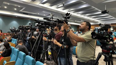 Sao Paulo (sp), Brazil 12 / 12 / 2024 - kardiyolog Roberto Kalil Filho (c) Brezilya cumhurbaşkanının sağlık durumu hakkında basın toplantısı düzenledi.)