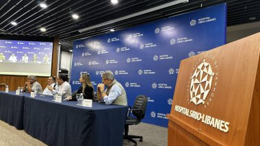 Sao paulo (sp), Brazil 12/12/2024 - cardiologist roberto kalil filho (c) gives a press conference on the health status of the president of the republic of brazil luiz inacio lula da silva (oslaim brito / thenews2) clipart