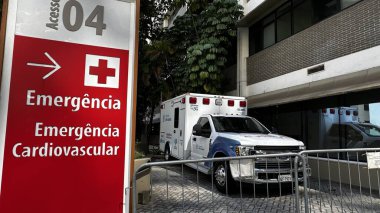 Sao Paulo (sp), Brazil 12 / 12 / 2024 - kardiyolog Roberto Kalil Filho (c) Brezilya cumhurbaşkanının sağlık durumu hakkında basın toplantısı düzenledi.)